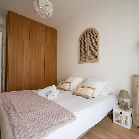 B016 - Beautiful For 4 - Center * Cannes