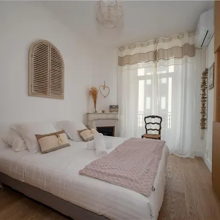 B016 - Beautiful For 4 - Center Appartement